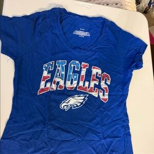 Philadelphia Eagles Patriotic Tee in Women’s Medium